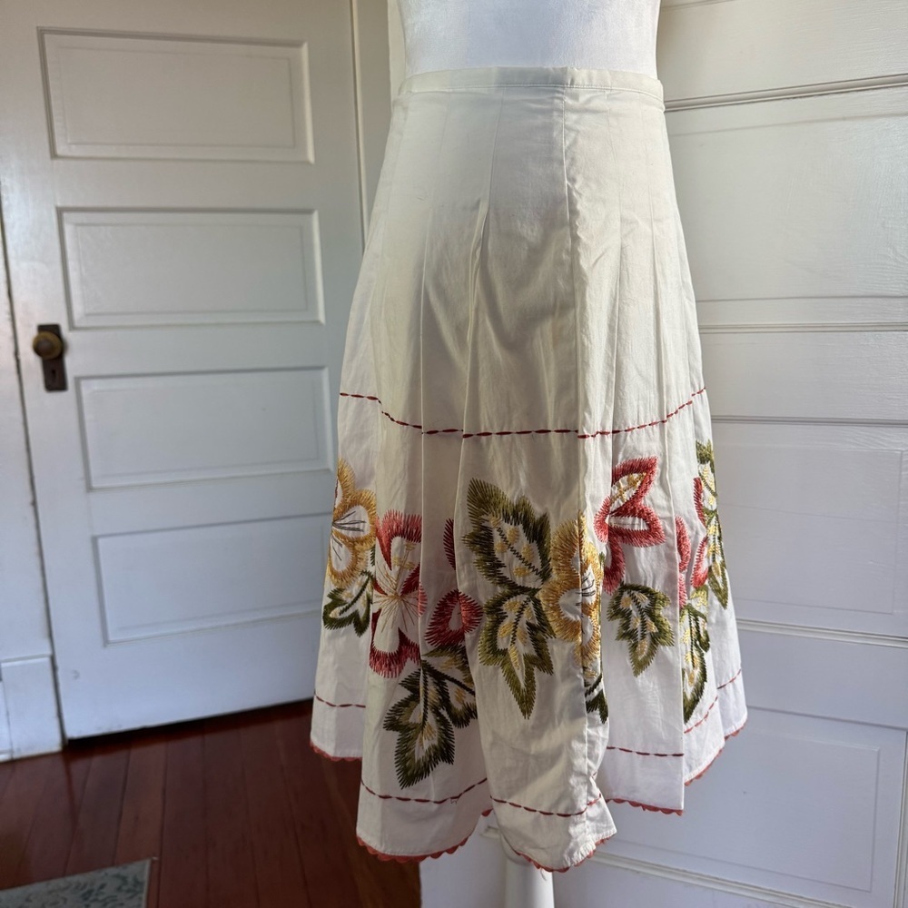 Sunny Leigh Vintage Embroidered Floral Skirt – Size 4P - Picture 5 of 12